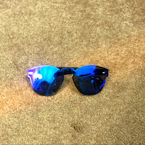 Accessories - Sunglasses